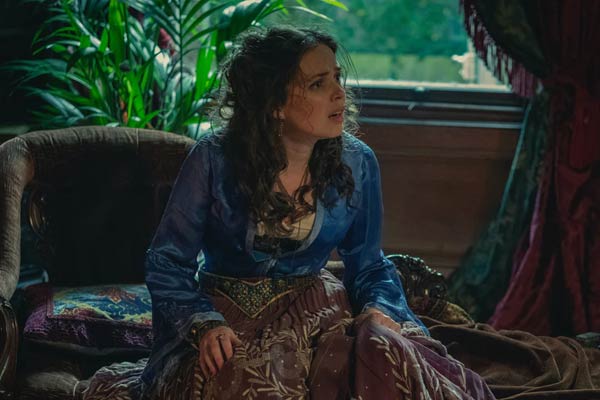 Alice Cook en The Irregulars