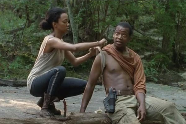 Sasha and Bob en The Walking Dead