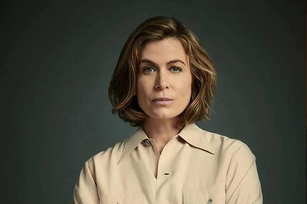 Molly Cobb aus For All Mankind