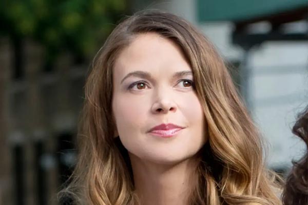 Liza Miller dans Younger