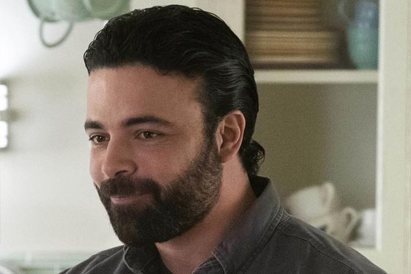 Armando Salazar in Love, Victor