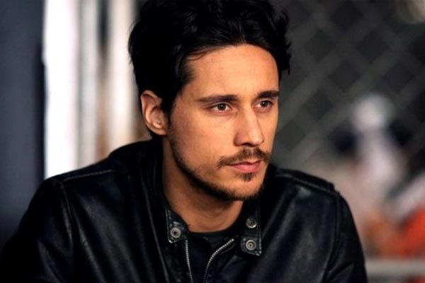 James em Queen of the South