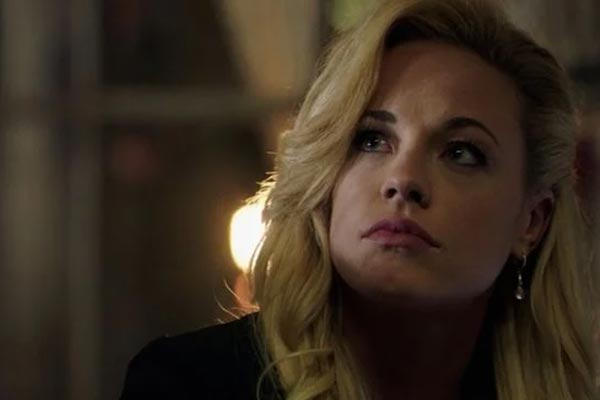Kelly Anne Van Awken em Queen of the South