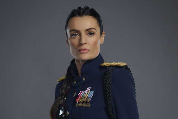 General Sarah Alder aus Motherland: Fort Salem