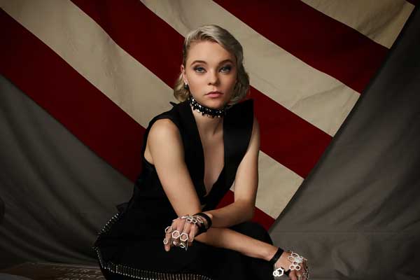 Raelle Collar aus Motherland: Fort Salem