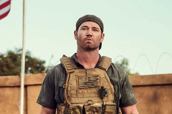 Scott Carter en SEAL Team
