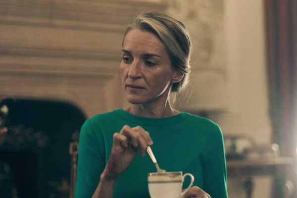 Naomi Putnam em The Handmaid's Tale