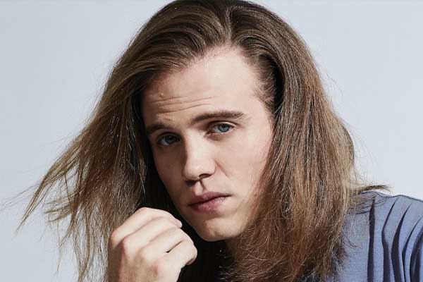Philip Pearson em Travelers