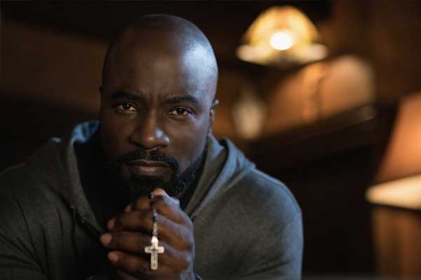 David Acosta dans Evil