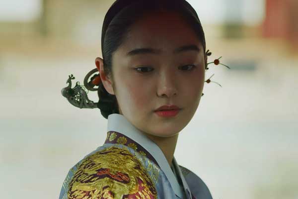 Queen Consort Cho dans Kingdom