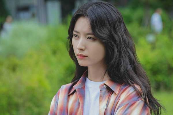 Yoon Sae-bom em Happiness