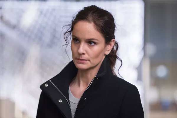Katie Bowman in Falling Skies