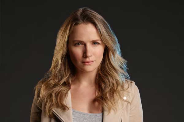 Julie Swagger in Shooter