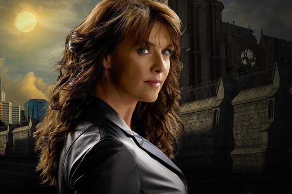 Dr. Helen Magnus dans Sanctuary