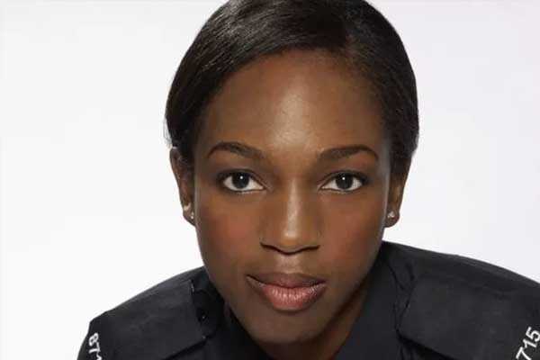 Traci Nash aus Rookie Blue