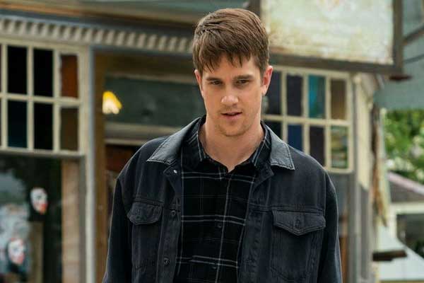 Ben Gardner dans The Purge