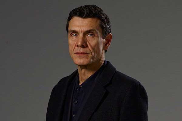 Louis Daniel in Crossing Lines