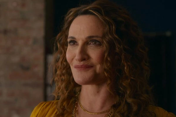 Lorraine in Stay Close