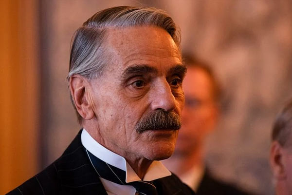 Neville Chamberlain aus Munich: The Edge of War