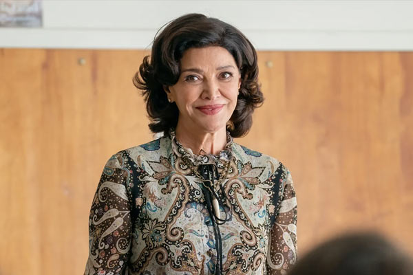 Brenda dans The Flight Attendant