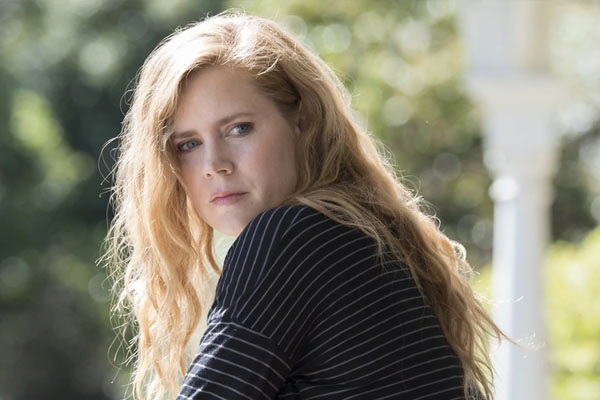 Camille Preaker dans Sharp Objects