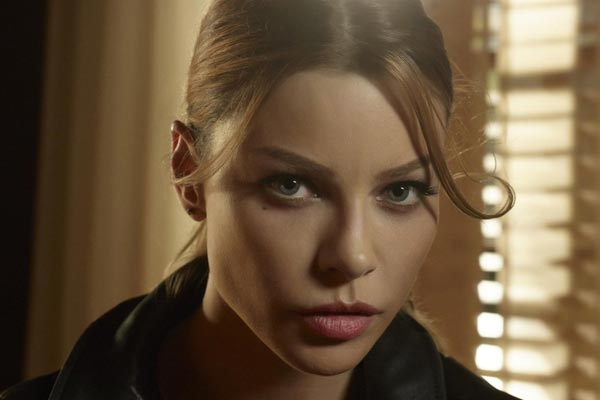Chloe Decker em Lucifer