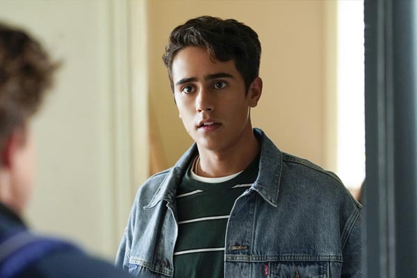 Victor Salazar em Love, Victor