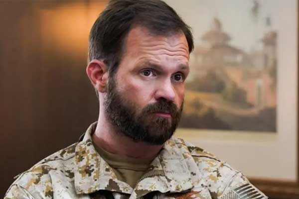 Eric Blackburn en SEAL Team