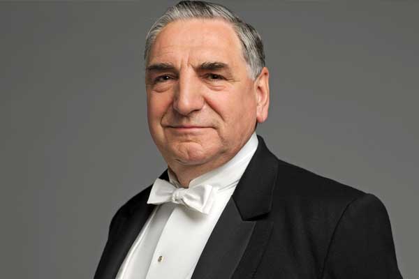 Charles Carson aus Downton Abbey