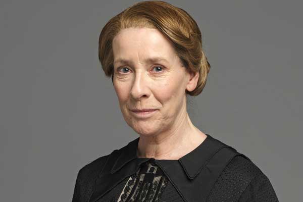 Mrs. Hughes aus Downton Abbey