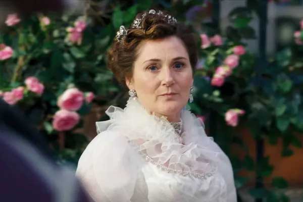 Lady Violet Bridgerton in Bridgerton