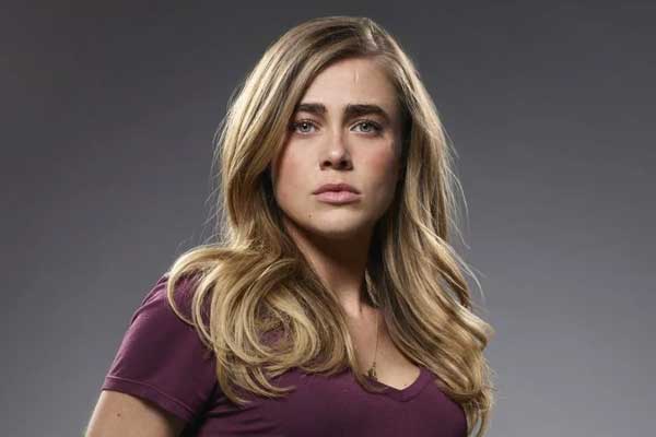 Michaela Stone aus Manifest