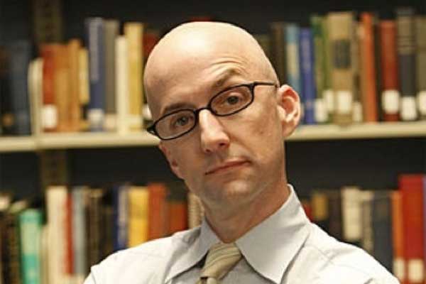 Dean Pelton dans Community