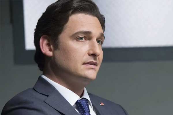 Bryan Connerty dans Billions