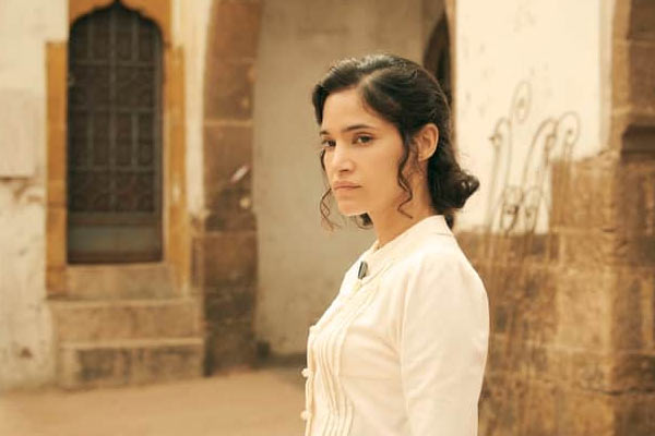 Eve Mansour em SAS: Rogue Heroes