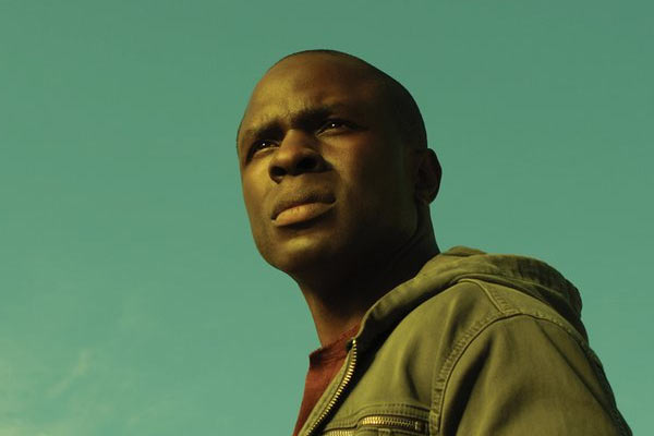 Julian Carson em The Old Man