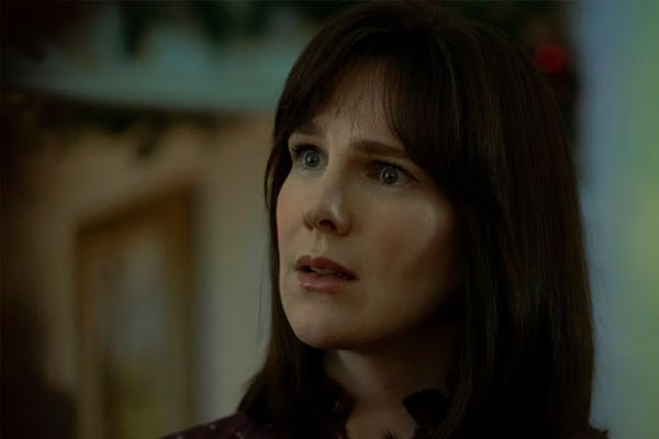 Betty Gore dans Love & Death