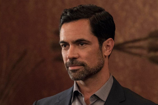 Miguel Galindo dans Mayans M.C.