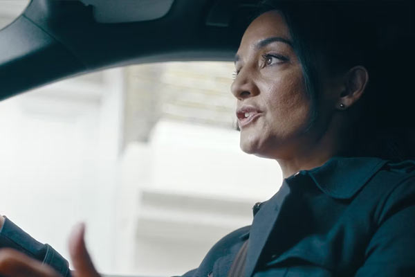 Zahra Gahfoor dans Hijack