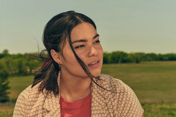 Elora Danan Postoak en Reservation Dogs