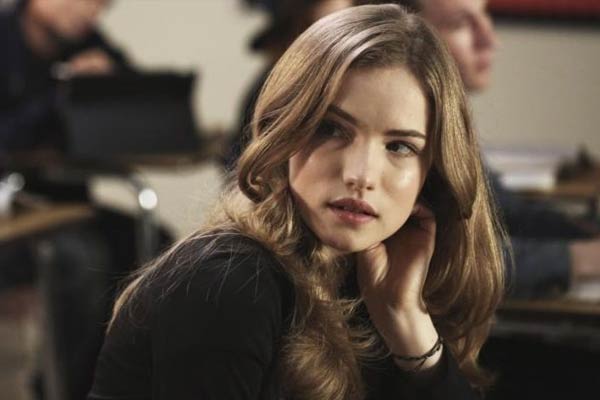 Kitsey Barbour em The Goldfinch
