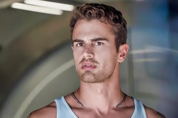 Four (Tobias Eaton) dans Divergent