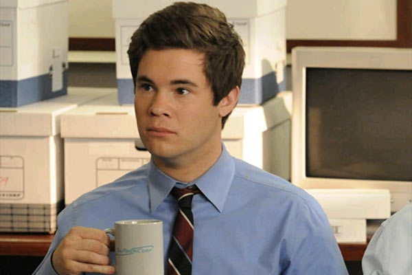 Adam dans Workaholics