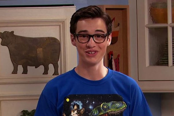 Joey Rooney en Liv and Maddie
