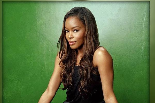 Maya Wilkes en Girlfriends