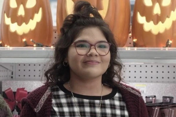 Izzy em Hocus Pocus 2