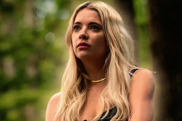 Cara Parker dans Wilderness