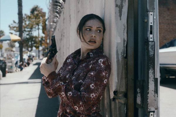 June dans Griselda