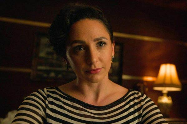 Anna Collier em Death and Other Details