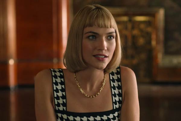 Imogene Scott em Death and Other Details
